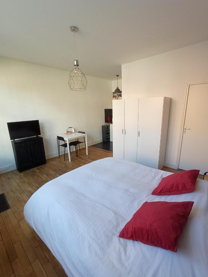 Au Pied Du Beffroi Apartment อาร์ราส ภายนอก รูปภาพ