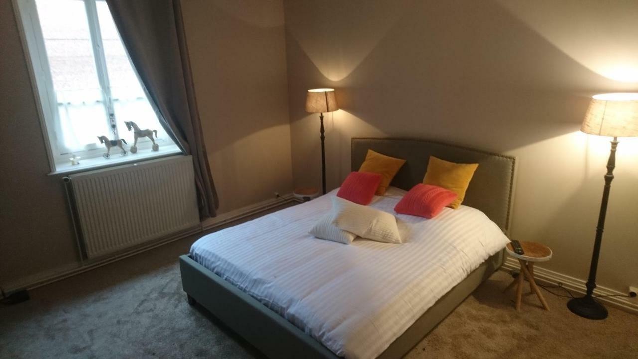 Au Pied Du Beffroi Apartment อาร์ราส ภายนอก รูปภาพ